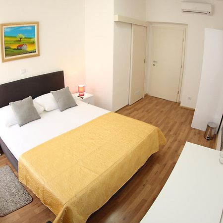 A&M Apartment And Rooms Σπλιτ Εξωτερικό φωτογραφία